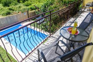 Bazén v ubytování Apartments Lara - Split Croatia nebo v jeho okolí