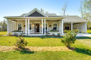 Κήπος έξω από το 18 Mi to FSU Quaint Cottage on 8 Acres with Grill!