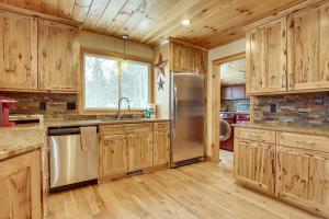 Gallery image of The Toasted Marshmallow Ski and Lake Retreat in Honeoye