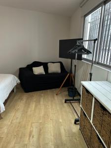 Ένα ή περισσότερα κρεβάτια σε δωμάτιο στο Linda Habitación Privada Polanco 2 camas Mat y baño