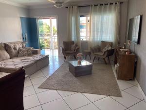 Χώρος καθιστικού στο Casas Ataliba Conforto com Piscina em Búzios