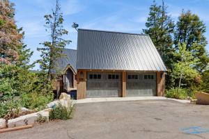 Tòa nhà nơi nhà nghỉ dưỡng tọa lạc