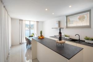 Dapur atau dapur kecil di Villa Maslina