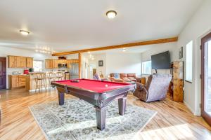 Fotografie z fotogalerie ubytování Panoramic Mtn Views 5-Acre Escape in Palmer! v destinaci Palmer