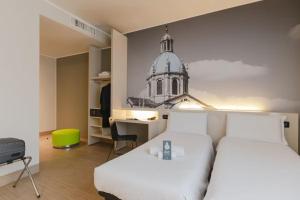 B&B Hotel Como Camerlata的休息区