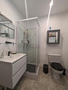 Ένα μπάνιο στο Maison des années 30 - Vic-Sur-Cère - 4 personnes
