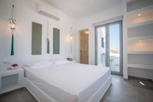 Ένα ή περισσότερα κρεβάτια σε δωμάτιο στο Villa Sole, Pool, Jacuzzi, Seaview