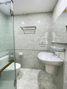 Bilik mandi di Fully furnished apartment - SECC