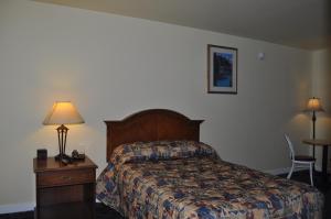 Gallery image of Camrest Motel in Camrose