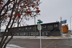 Gallery image of Camrest Motel in Camrose