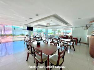 Restoran atau tempat lain untuk makan di That Phanom River View Hotel