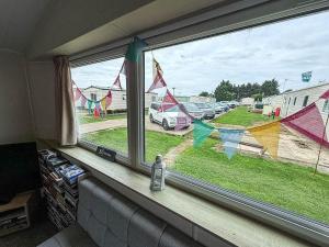 Fotografie z fotogalerie ubytování Modern 6 Berth Caravan With Wifi At St Osyth Beach In Essex Ref 28051Fv v destinaci Clacton-on-Sea
