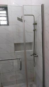 Φωτογραφία από το άλμπουμ του 2 bedroom apartment lekki Gardens in Ajah σε Ikate