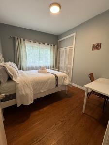 Gallery image of Lina's Place1 in St. Catharines