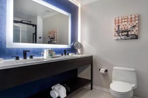 Vannituba majutusasutuses Bluegreen Vacations Hotel Blake, Ascend Resort Collection