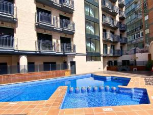 Πισίνα στο ή κοντά στο Kioto Suite - Modern Apartment with Parking & Swimming Pool +5 φωτογραφίες