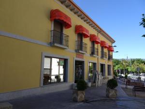 Photo de la galerie de l'établissement Hostal González, à Guadarrama