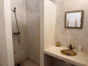 Baðherbergi á Riad l'Echappée, en exclusivité, 5 chambres