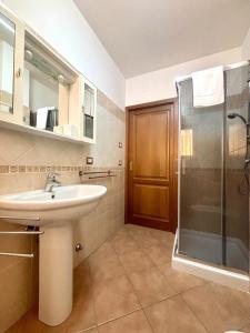 Ένα μπάνιο στο Nura's - Casa Coros