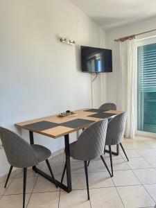 Photo de la galerie de l'établissement Apartmani Nada, à Primošten 36 autres photos