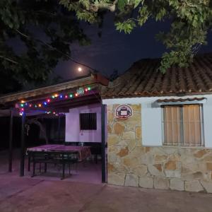 Foto sihtkohas Amaliás asuva majutusasutuse Plane Tree Cottage for Nature Lovers- Free RV & Campervan Parking galeriist