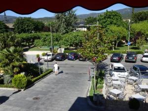 Miesto panorama iš svečių namų arba bendras vaizdas mieste Gvadarama