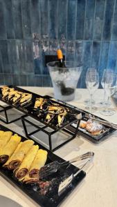 Makanan di atau berdekatan hotel