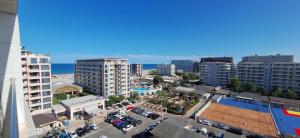 an aerial view of a city with a parking lot at MIRA RESIDENCE Apart & Penthouse in Mamaia Nord