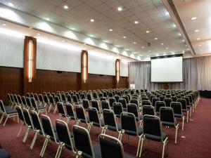Der Geschäftsbereich oder Konferenzraum in der Unterkunft Mercure Camboriu