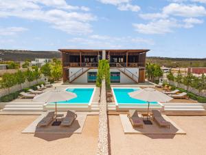 Bazén v ubytování Reef Villas Bonaire Sun, Oceanfront luxury villa with private pool nebo v jeho okolí