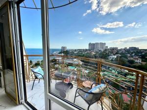 Ban công/sân hiên tại Arcadia Promenade Grand Apartments