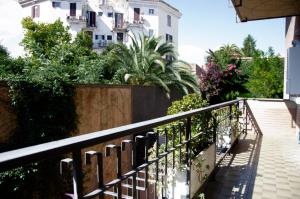 a stairway leading to a balcony in a building at Dolcevita suite in Rome