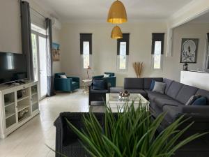 Χώρος καθιστικού στο Villa moderne avec Piscine privée à 30 mins d'Agadir