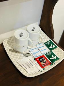 Jaffna City Palace Hotel的咖啡和沏茶工具