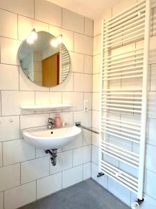 Ένα μπάνιο στο Cosy Holiday Nest in Marienhafe +17 φωτογραφίες