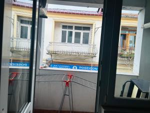 Rõdu või terrass majutusasutuses Porta Hostel