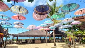 Naturlandskabet i nærheden af båden