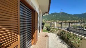 a balcony of a house with a view of a mountain at Il Rifugio dell'Orso in Castel di Sangro
