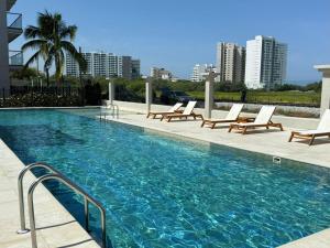 Salinas del Mar Torre 4 Apt 903内部或周边的泳池