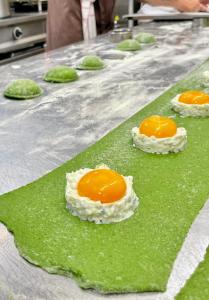 Makanan di atau berdekatan hotel