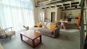 Posezení v ubytování Covinaia Guest House