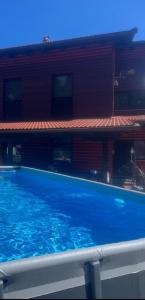 Πισίνα στο ή κοντά στο Apartments AVA