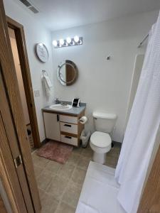 Phòng tắm tại Monica and Rachel's Friends Apt