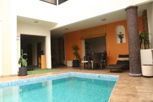 The swimming pool at or close to Casa Corazon de Plata Suites