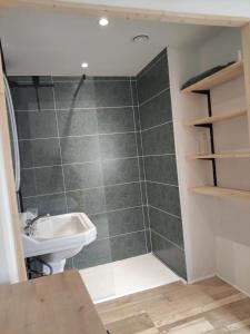 Koupelna v ubytování Papillon Dieppois by HOLIDIEPPE