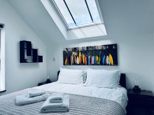 Uno in the City - Luxury Serviced Accommodation客房内的一张或多张床位