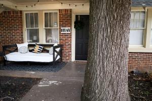 Patio o area all'aperto di Cozy Atl Getaway - 5 Min From Airport & Downtown
