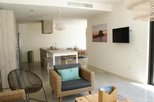 TV a/nebo společenská místnost v ubytování Tranquil Haven in Santa Eulalia Villa, 1030