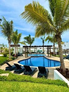 Bazén v ubytování Almarena Residencial nebo v jeho okolí