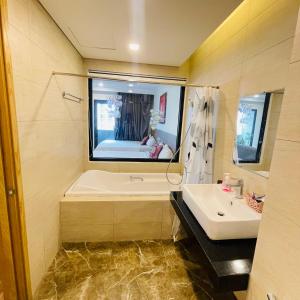 Gallery image of FLC Quy Nhon Beach Apt in Quy Nhon